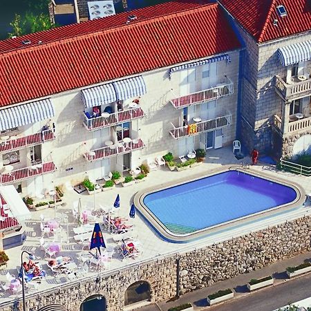 Hotel Komodor Дубровник Екстериор снимка