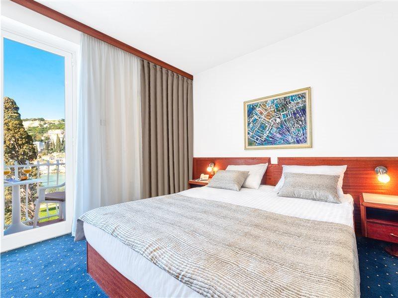Hotel Komodor Дубровник Екстериор снимка