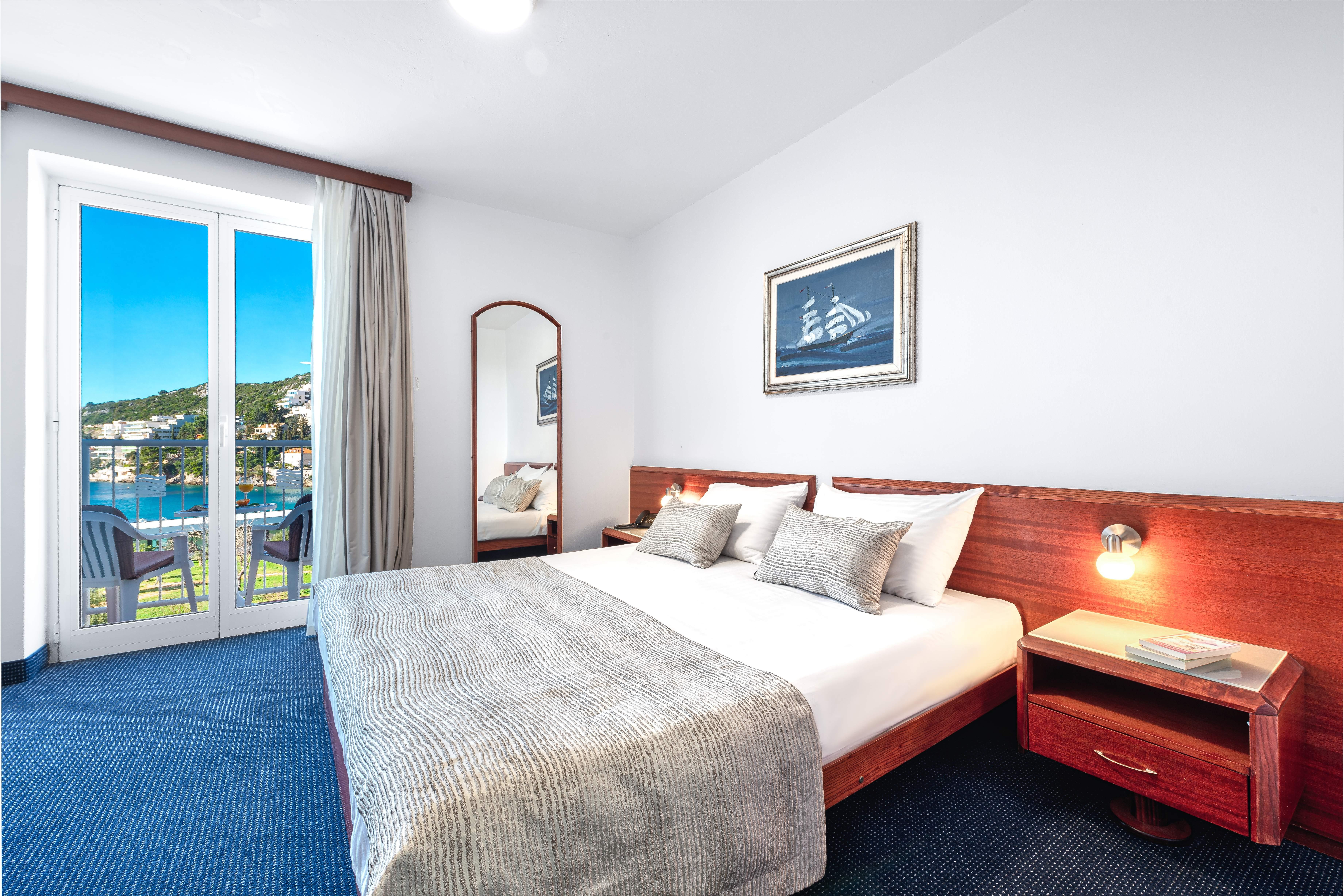 Hotel Komodor Дубровник Екстериор снимка