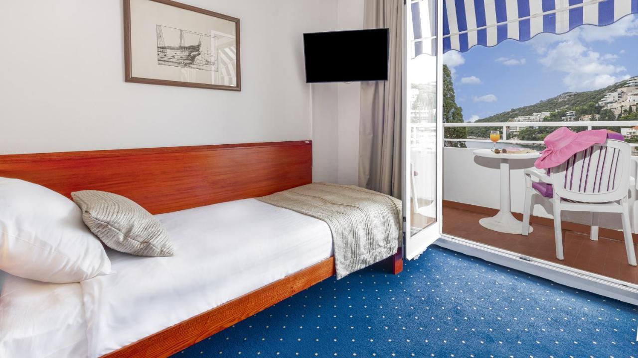 Hotel Komodor Дубровник Екстериор снимка