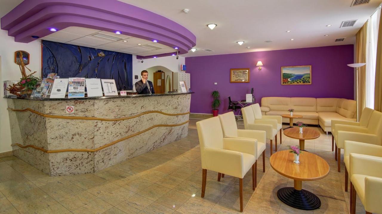 Hotel Komodor Дубровник Екстериор снимка