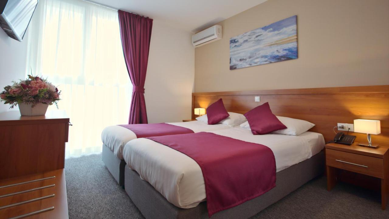 Hotel Komodor Дубровник Екстериор снимка